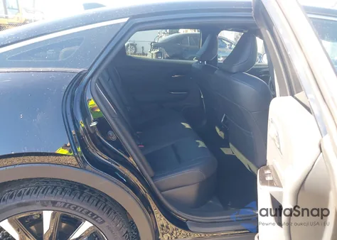 2024 Toyota Crown Platinum z USA, uszkodzony, nr VIN JTDAFAAF4R3009422